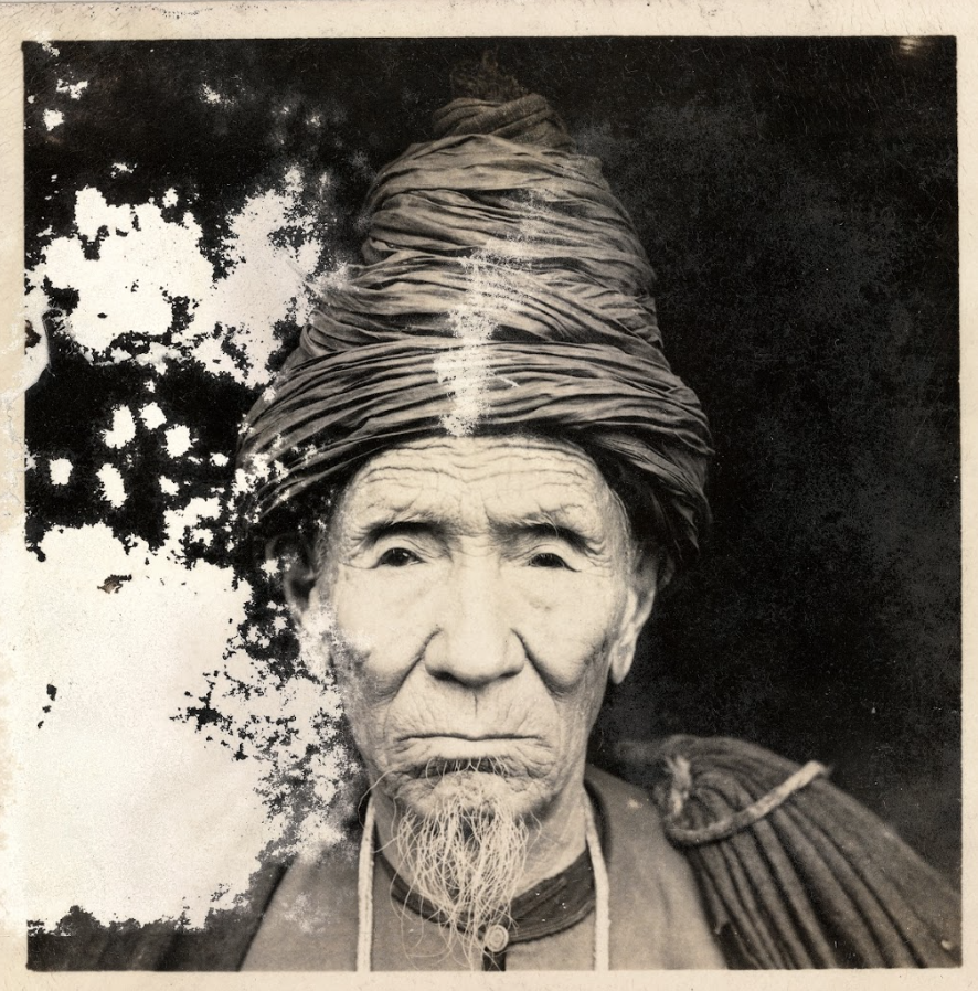 Uomo di etnia White Yi