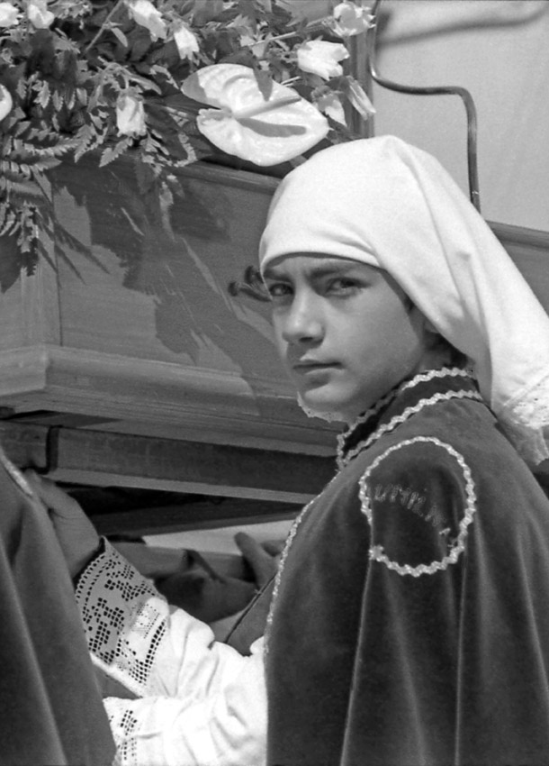 10 Processione di giorno